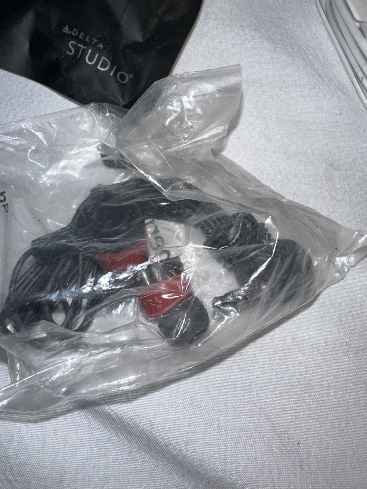 Lot of 5 Wired Earphones Earbuds Assorted New