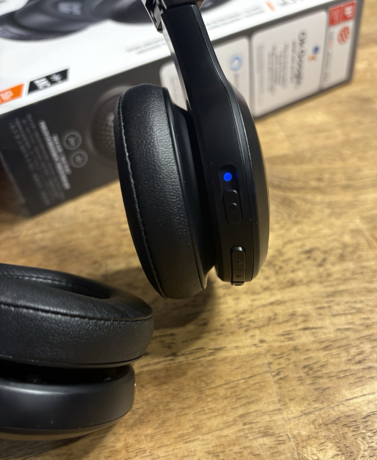 JBL Live 460NC Wireless On-Ear Noise-Cancelling Headphones – Black Open Box