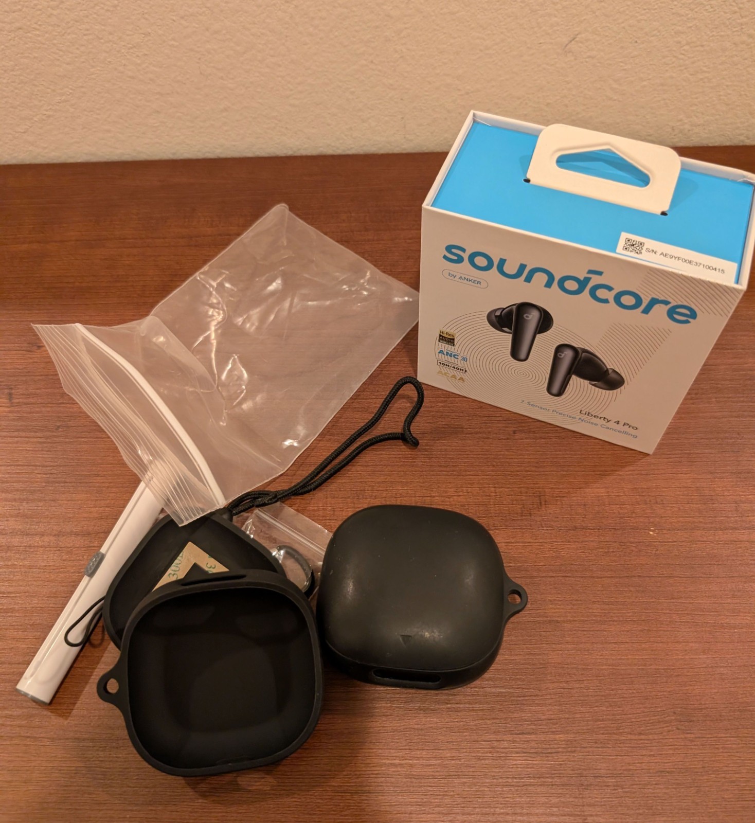 Soundcore Liberty 4 Pro (Black) with spare silicone case