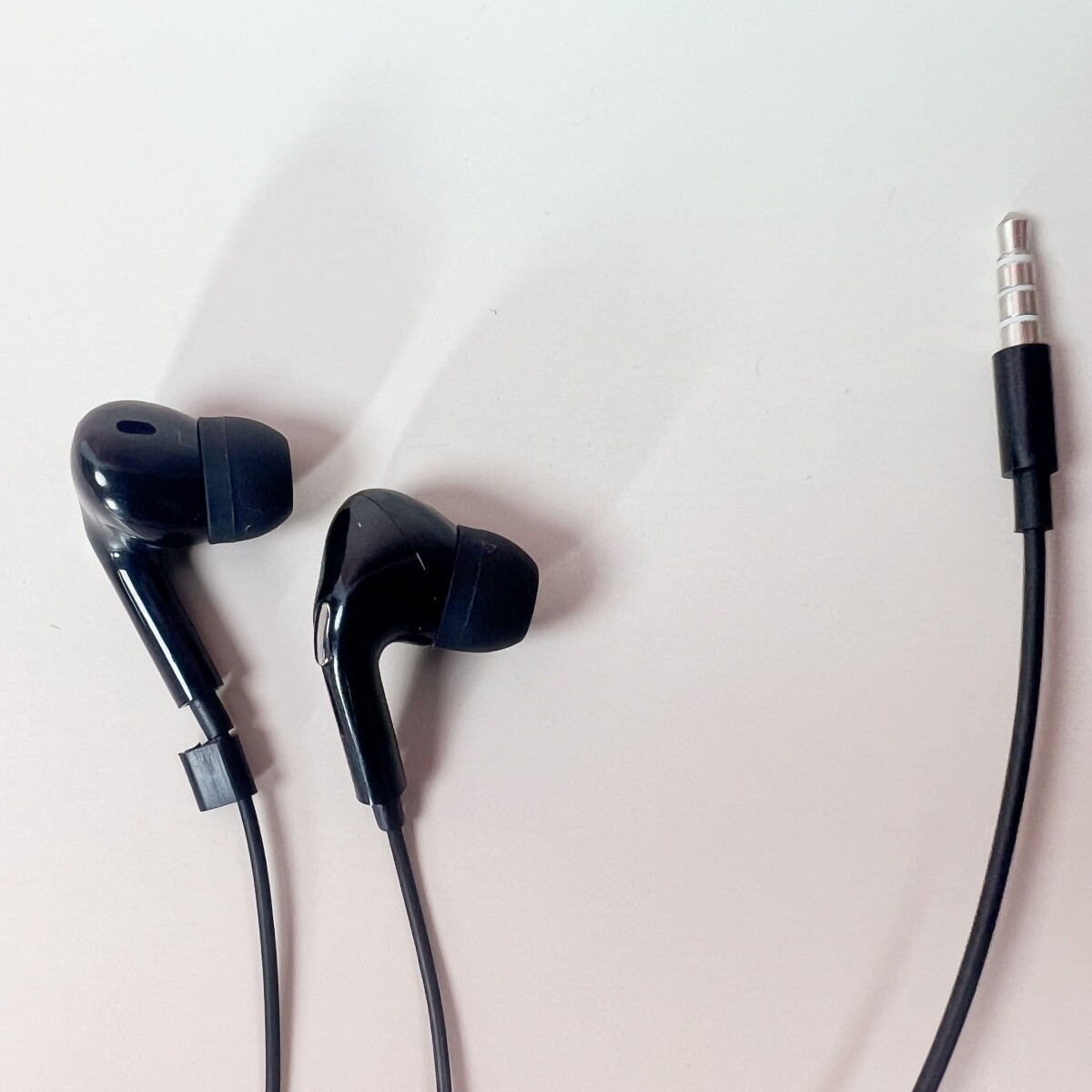 Earphones Black Headphones Headset Wired 3.5mm Jack Earbuds For IOS/Android