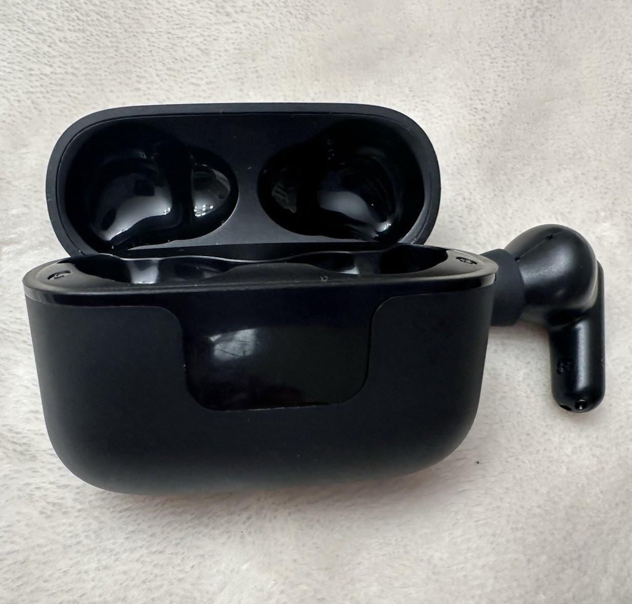 iHome XT-89 Bluetooth Earbuds – Right Earbud Only & Charging Case – Black