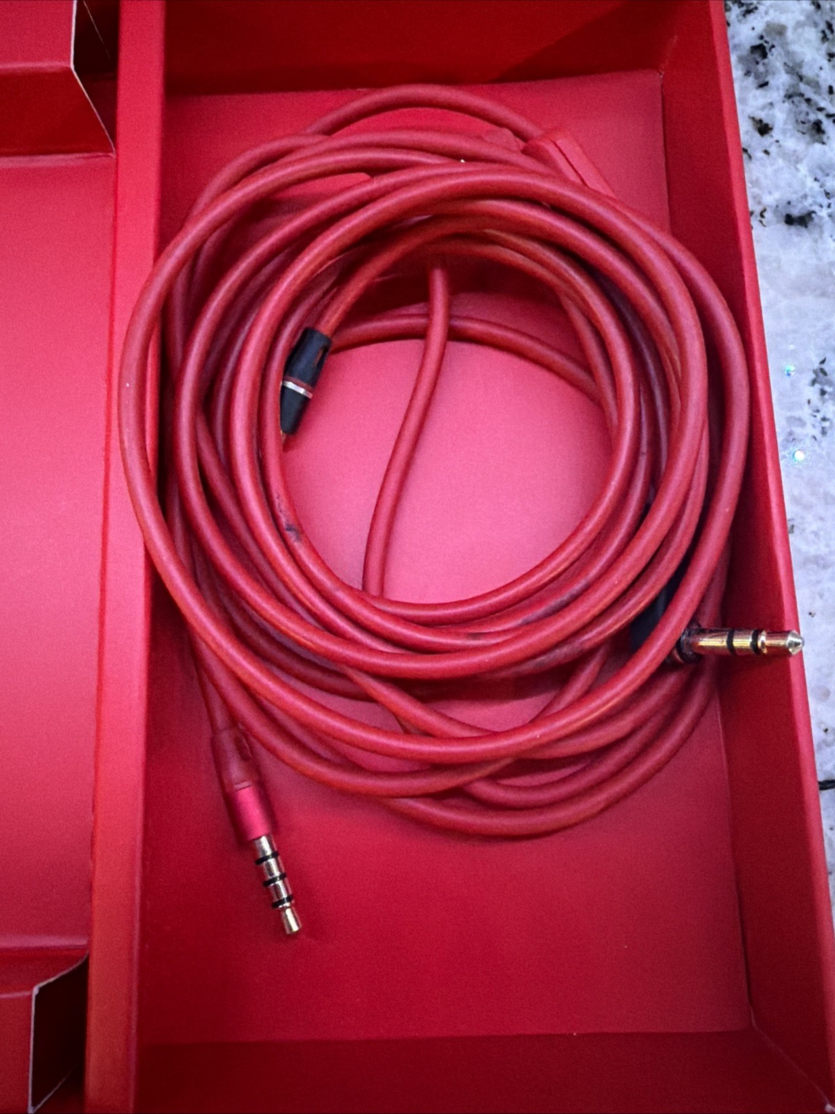 Beats by Dr. Dre Studio Witeless 1st Gen Headphones Red In Original Box