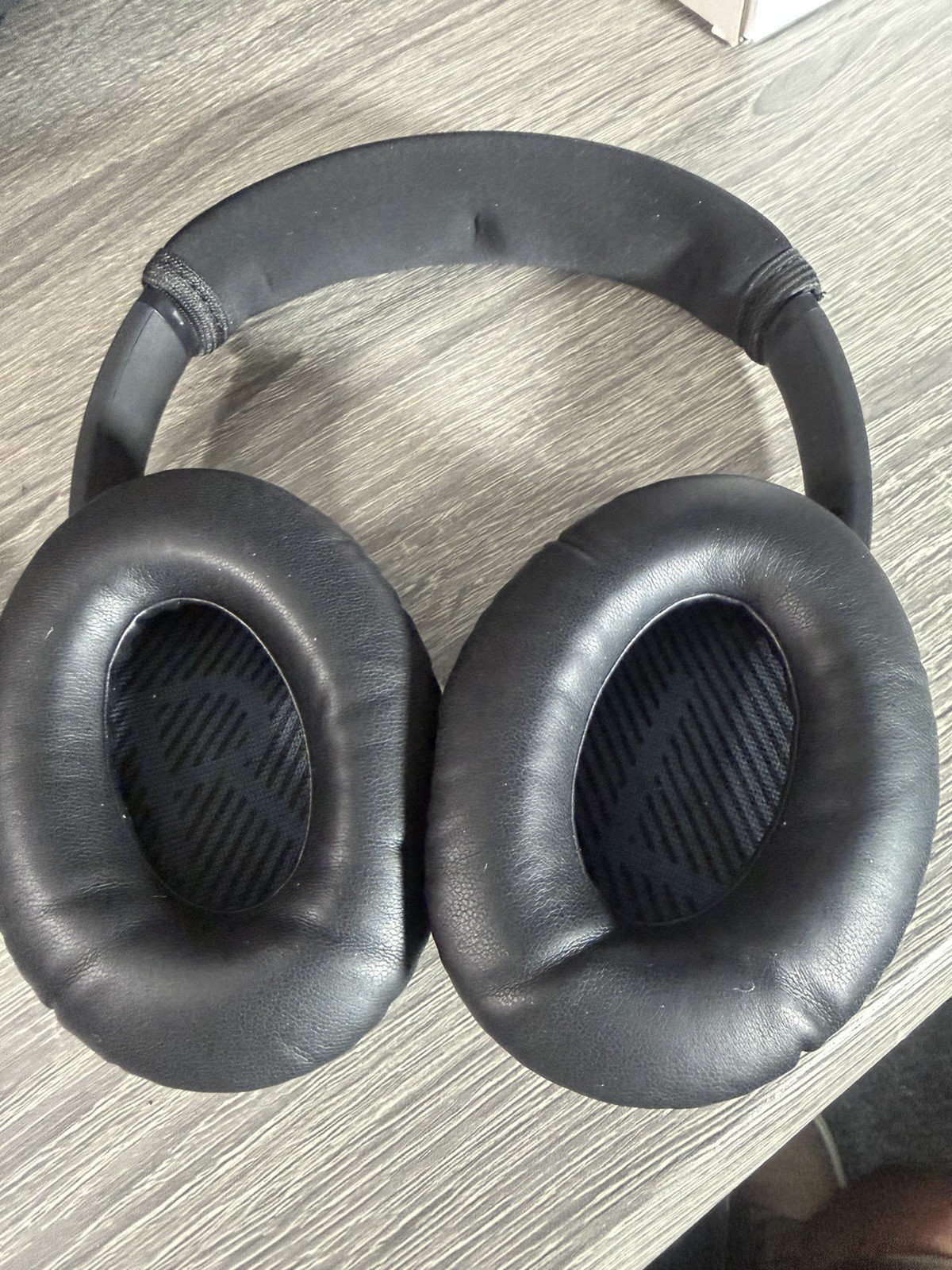 Bose SoundLink Around-Ear II AE2W Wireless Bluetooth New Pads.