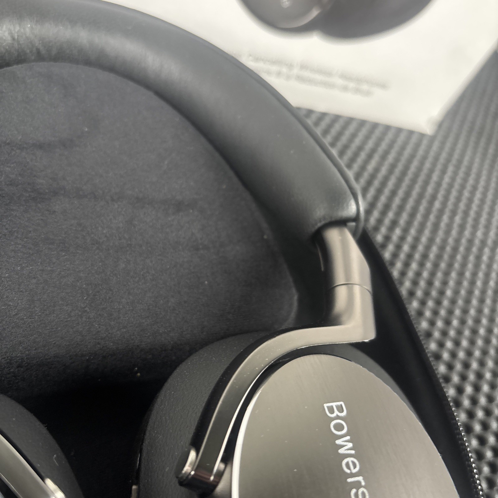 Bowers & Wilkins Px8 Wireless Over-Ear Bluetooth Headphones Black FP42951 – USED