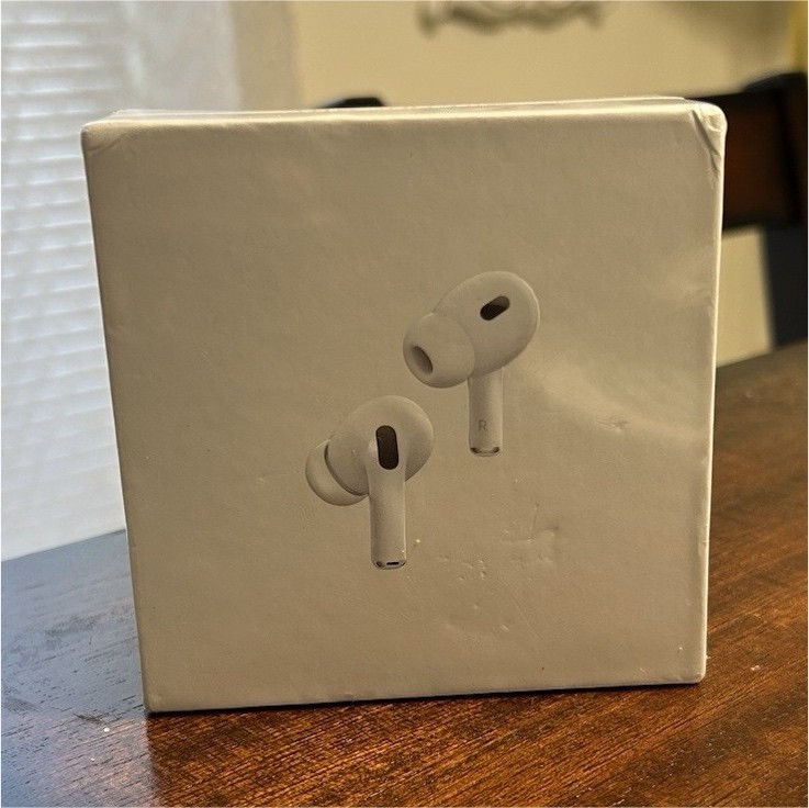 Apple AirPods Pro (2nd Gen) White Bluetooth w/ MagSafe Charging Case (USB-C)