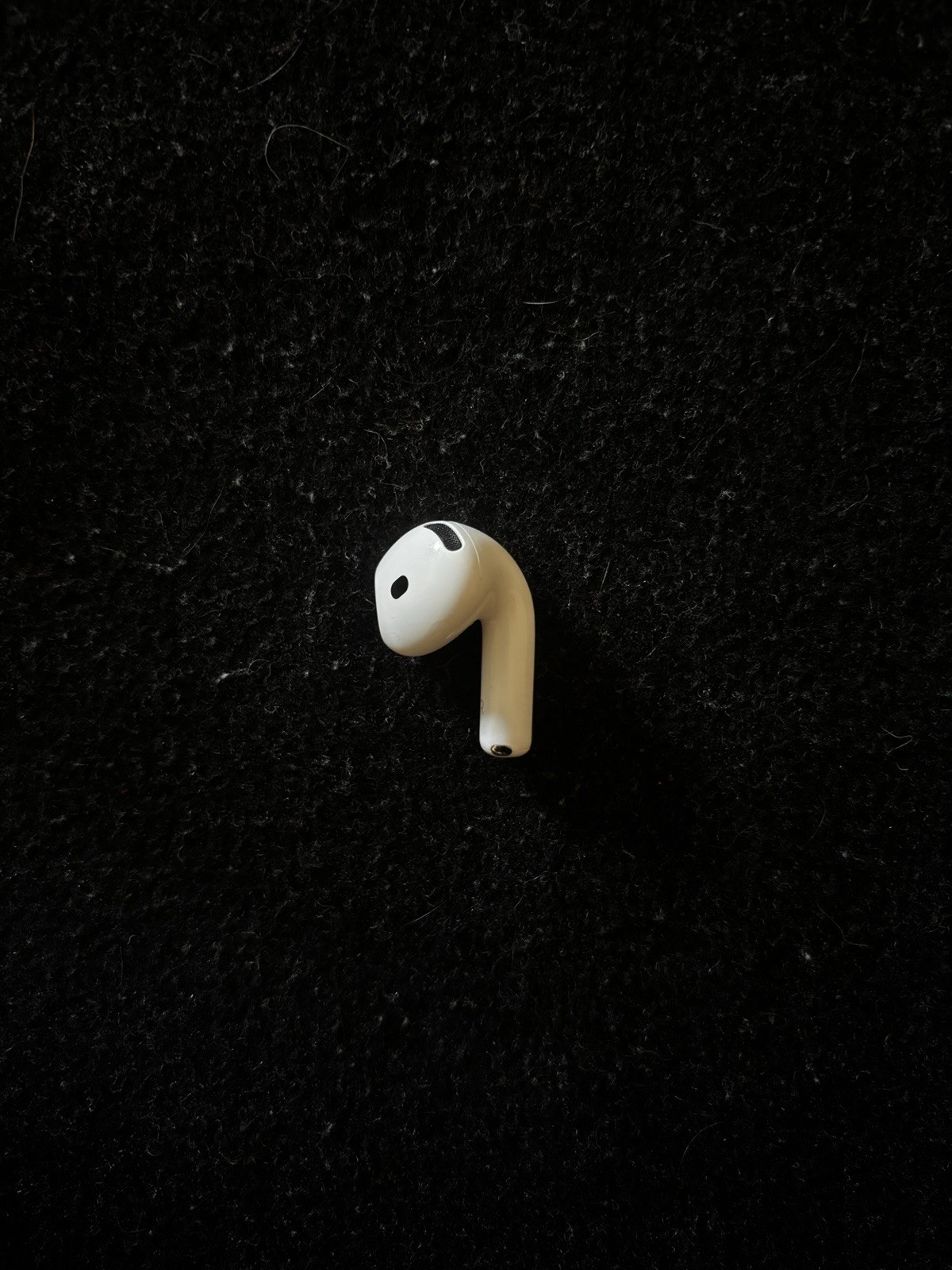 Airpods 4 with ANC and USB-C Charging Case BROKEN MIC – READ DESCRIPTION
