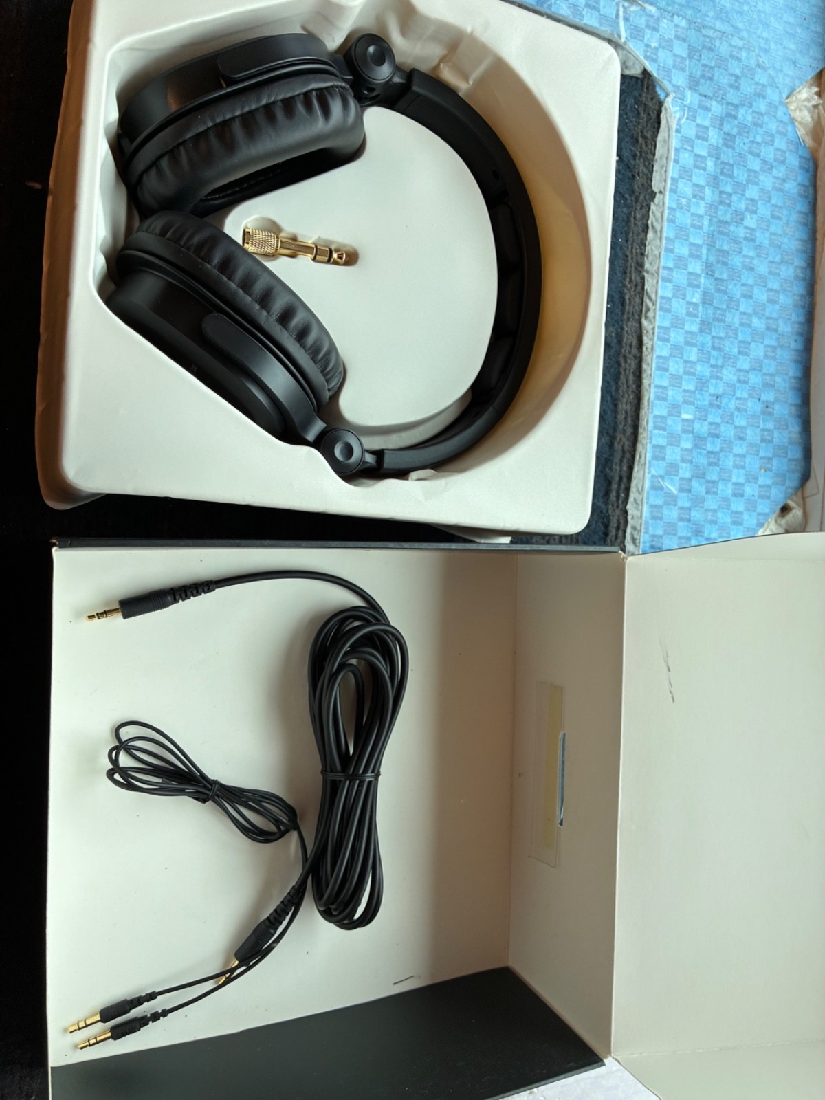 MONOPRICE: MHP-839 Hi-Fi DJ Style Over-the-Ear Pro Headphones