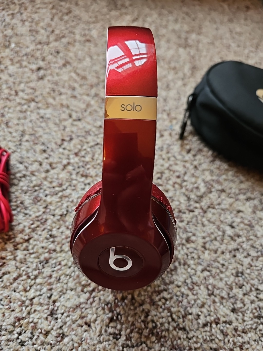 Beats by Dr. Dre Solo2 Wired On-Ear Headphones Luxe Edition – Red