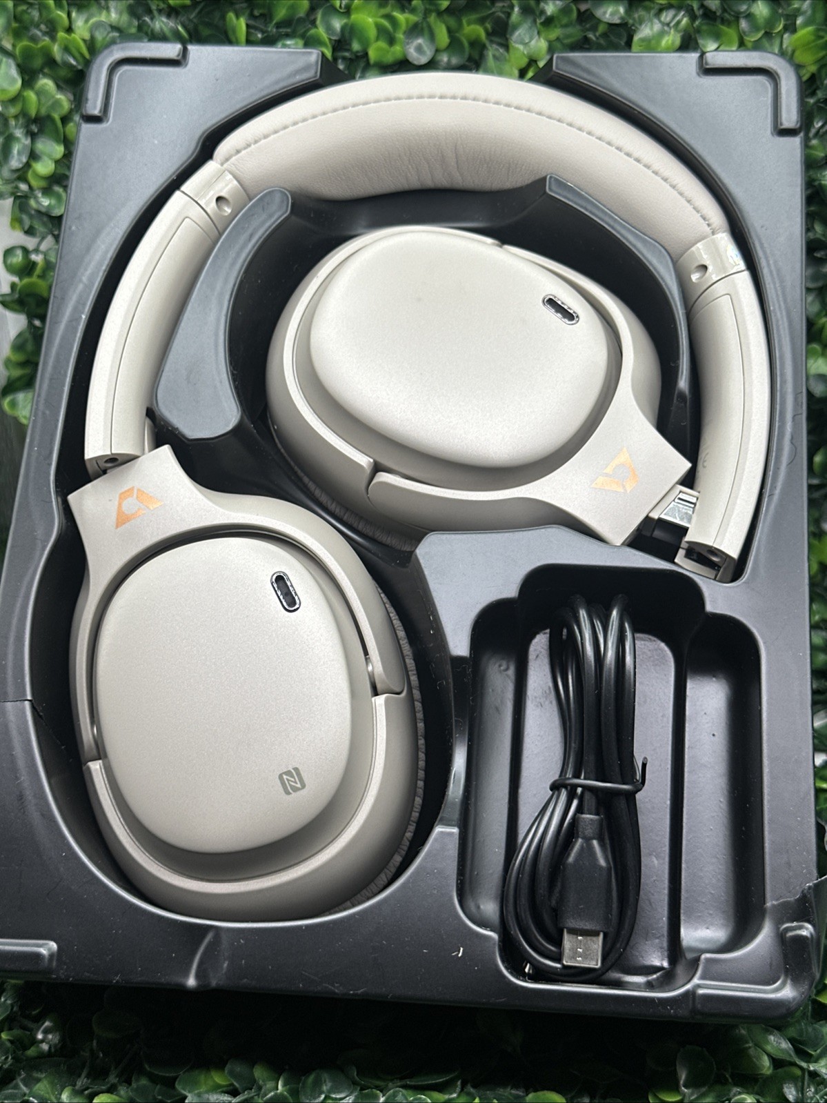 Noise cancelling bluetooth wireless headphones E600 Pro, 80hours playtime.
