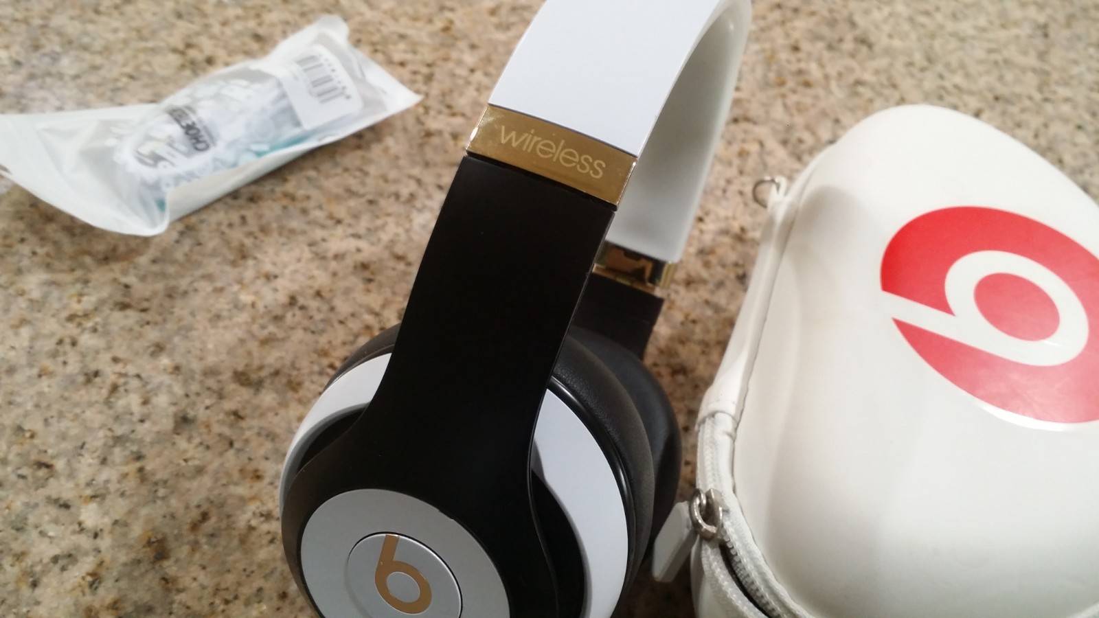 Beats by Dr. Dre Studio 3.0 Wireless Bluetooth Over-Ear Headphones Gold/Black