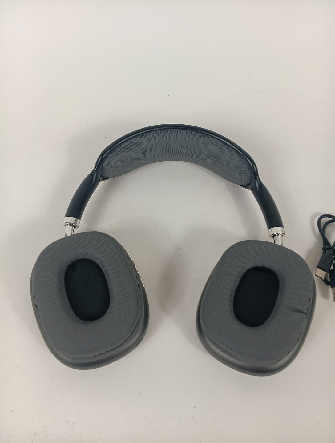 P9 Wireless Bluetooth Noise Cancelling Headphones W/Microphone – Black