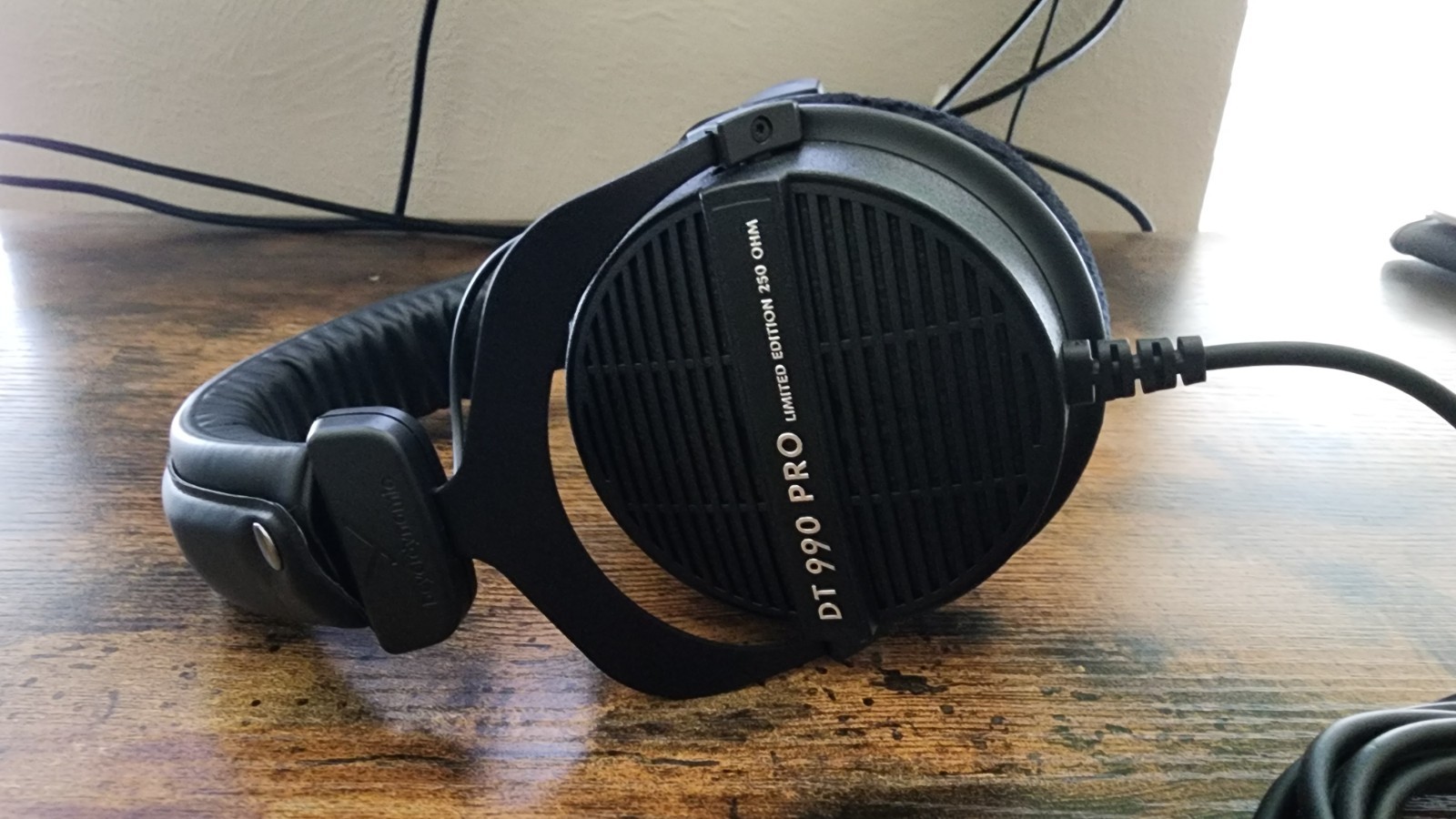 Beyerdynamic DT 990 Pro – 250 Ohm Professional Open Back Studio Headphones