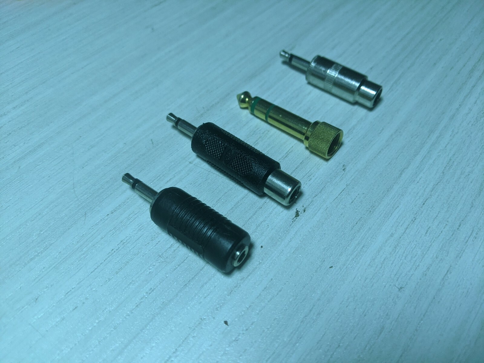 Lot of 4 Various Phone Adapter Plug 1/8″ 1/4″ RCA Jack Headphones threaded Metal
