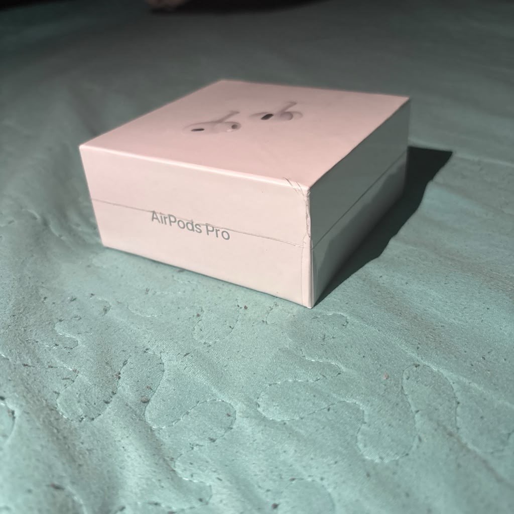 Apple AirPods Pro 2 White Wireless Bluetooth In-Ear Earbuds Built-In Mic