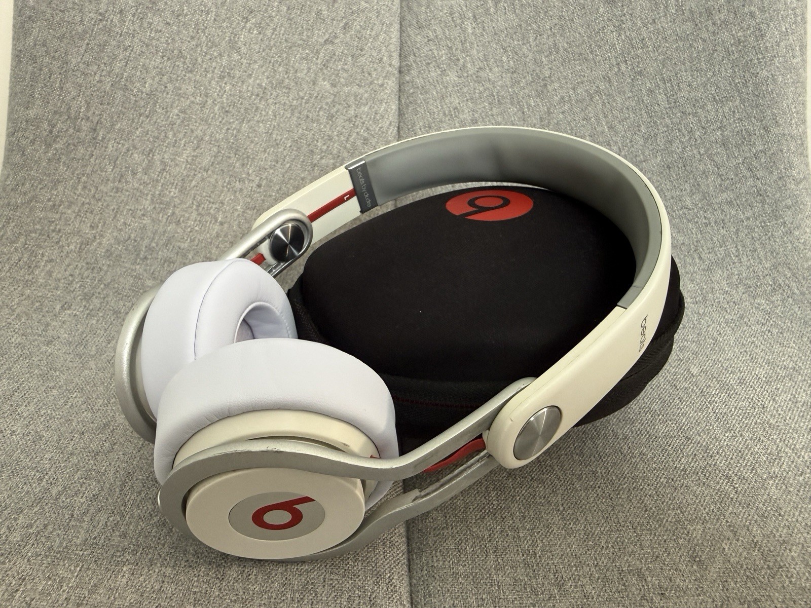 Beats Mixr Mixer Headphones David Guetta Edition White/Gray Limited Edition