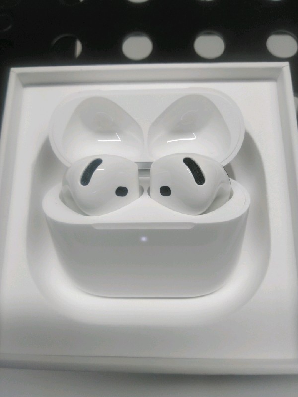Apple AirPods 4 ‎‎MXP63LL/A Bluetooth Earbuds Active Noise Cancellation – White