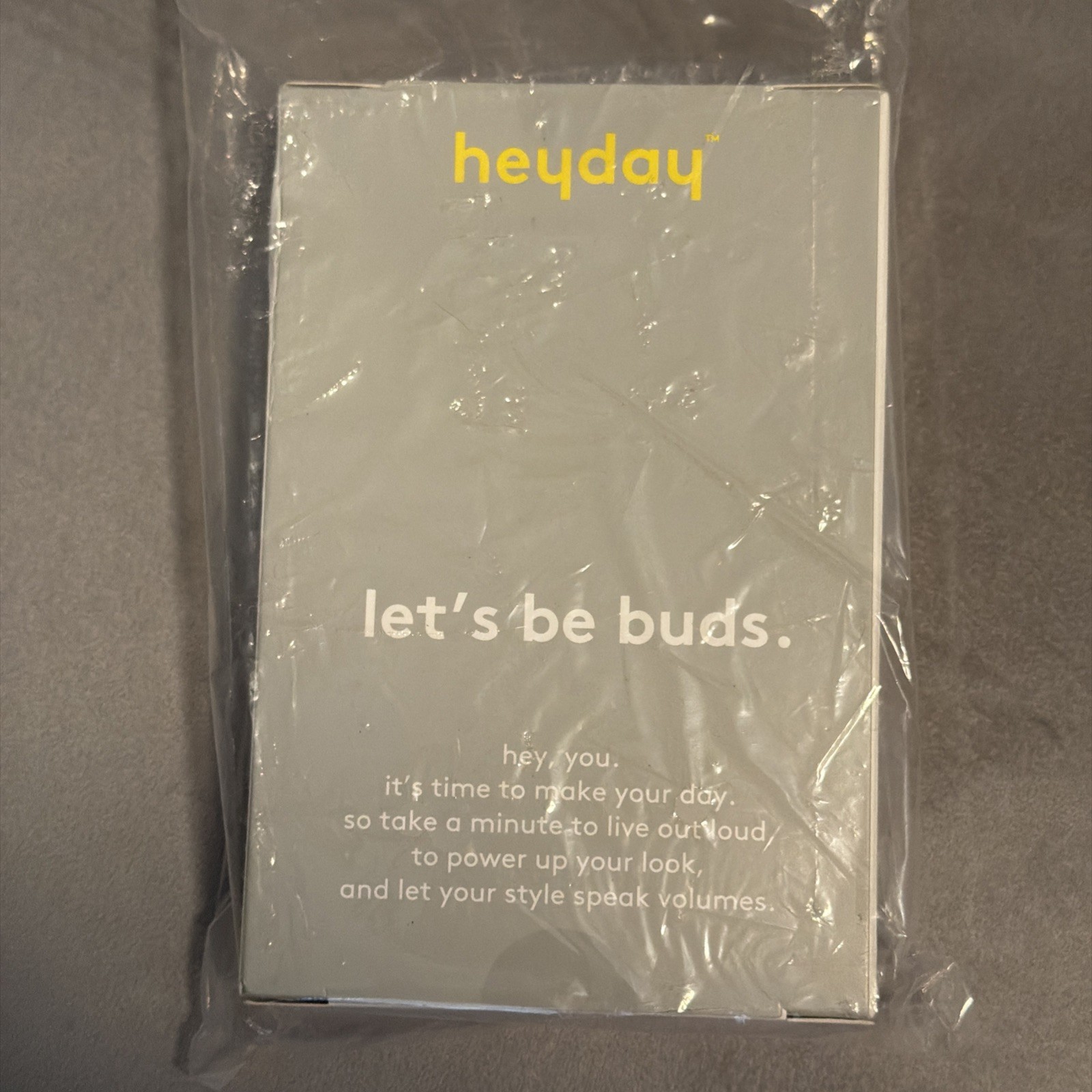 Heyday Wired Earbuds, Mic & Remote, White, 3.5mm Plug, Comfort Fit, NEW!