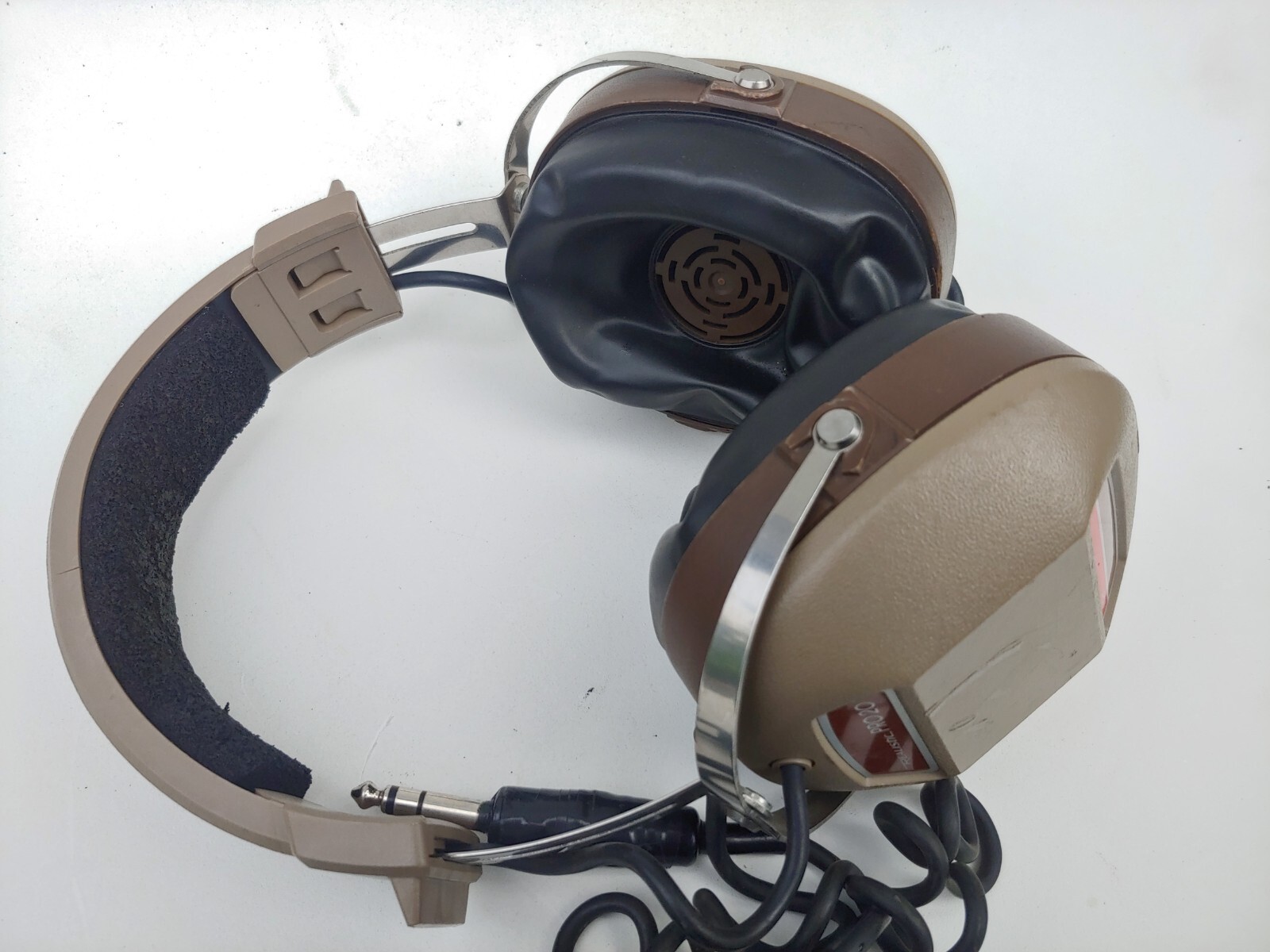 Realistic Pro 20 Over Ear Headphones W/ Curly Cable Brown Vintage Radio Shack
