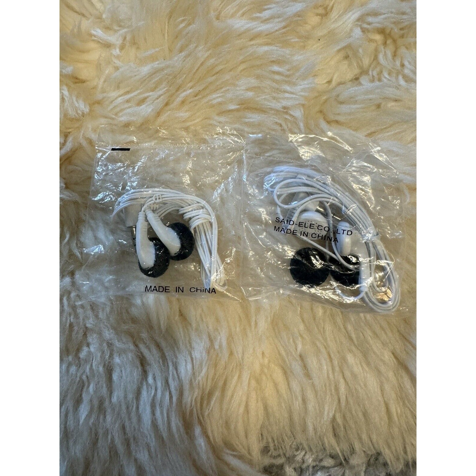 Lot of 2 White Airline In-Ear Headphones Travel Flight Movies Music