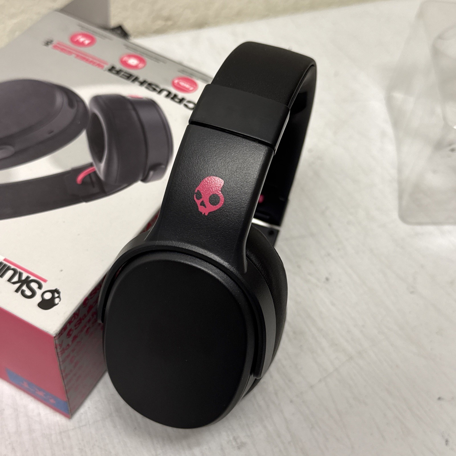 SkullCandy SCCRW Crusher Wireless XT Over-the-Ear Headphones – Krazy Pink