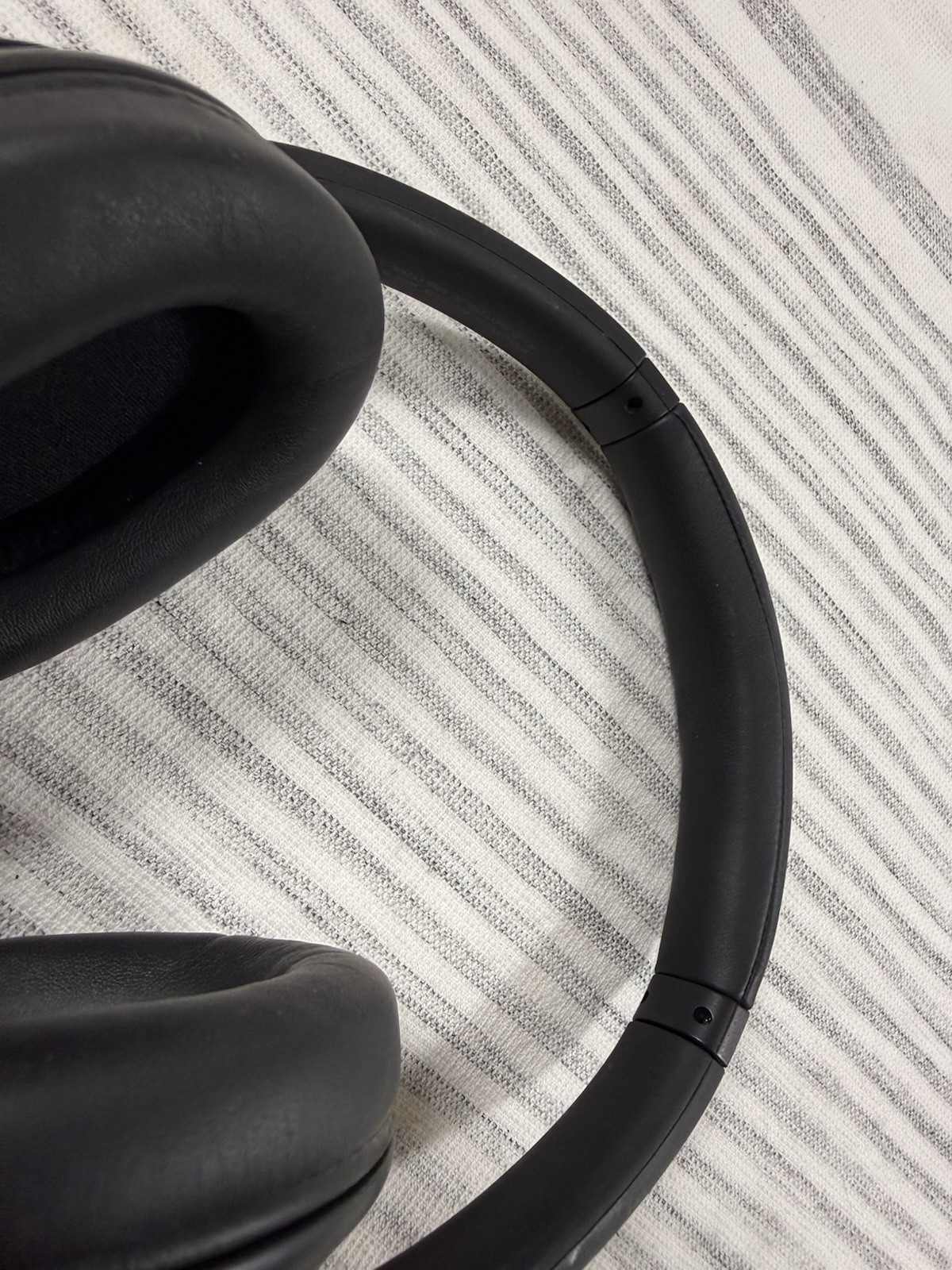 Sony WH-CH720N Wireless Noise Canceling Over-Ear Headphones Black YY2966