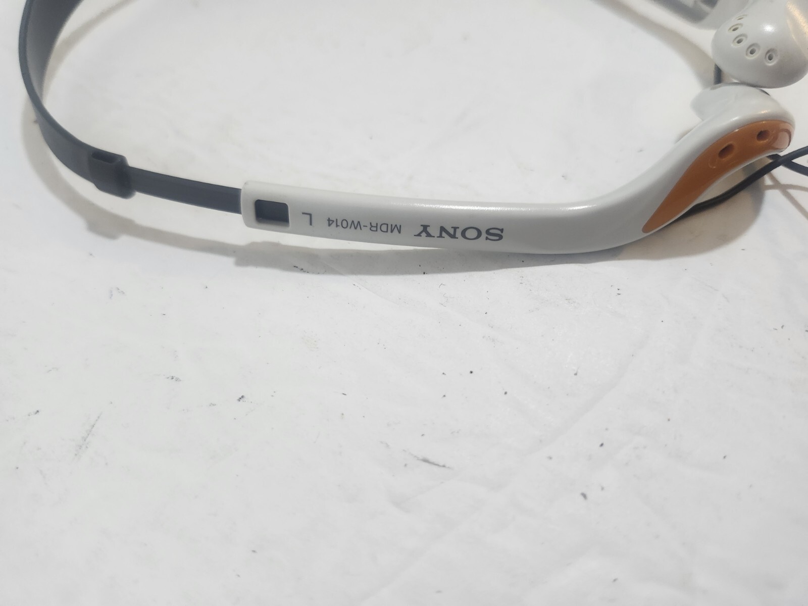 Sony MDR-W014 White Orange 3.5MM Jack In-Ear Light Weight Headphones TESTED