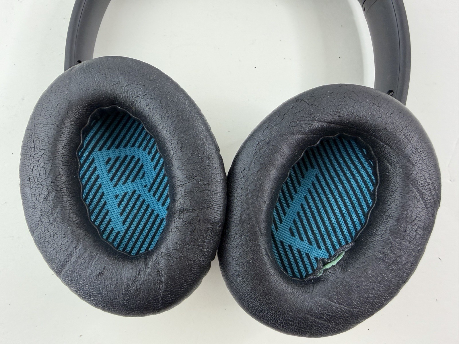 Bose QuietComfort 25 Acoustic Noise Cancelling Headphones with Carrying Case
