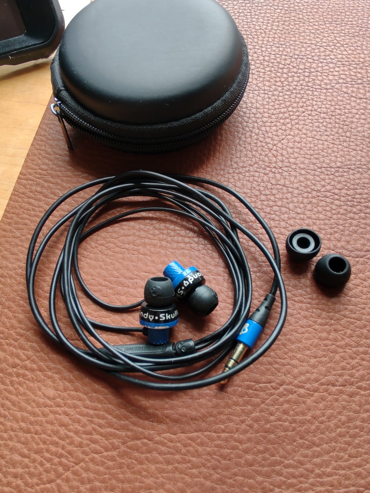 Skullcandy Titan Wired In-Ear Earbuds Blue/Black 3.5mm Jack (Non-microphone)