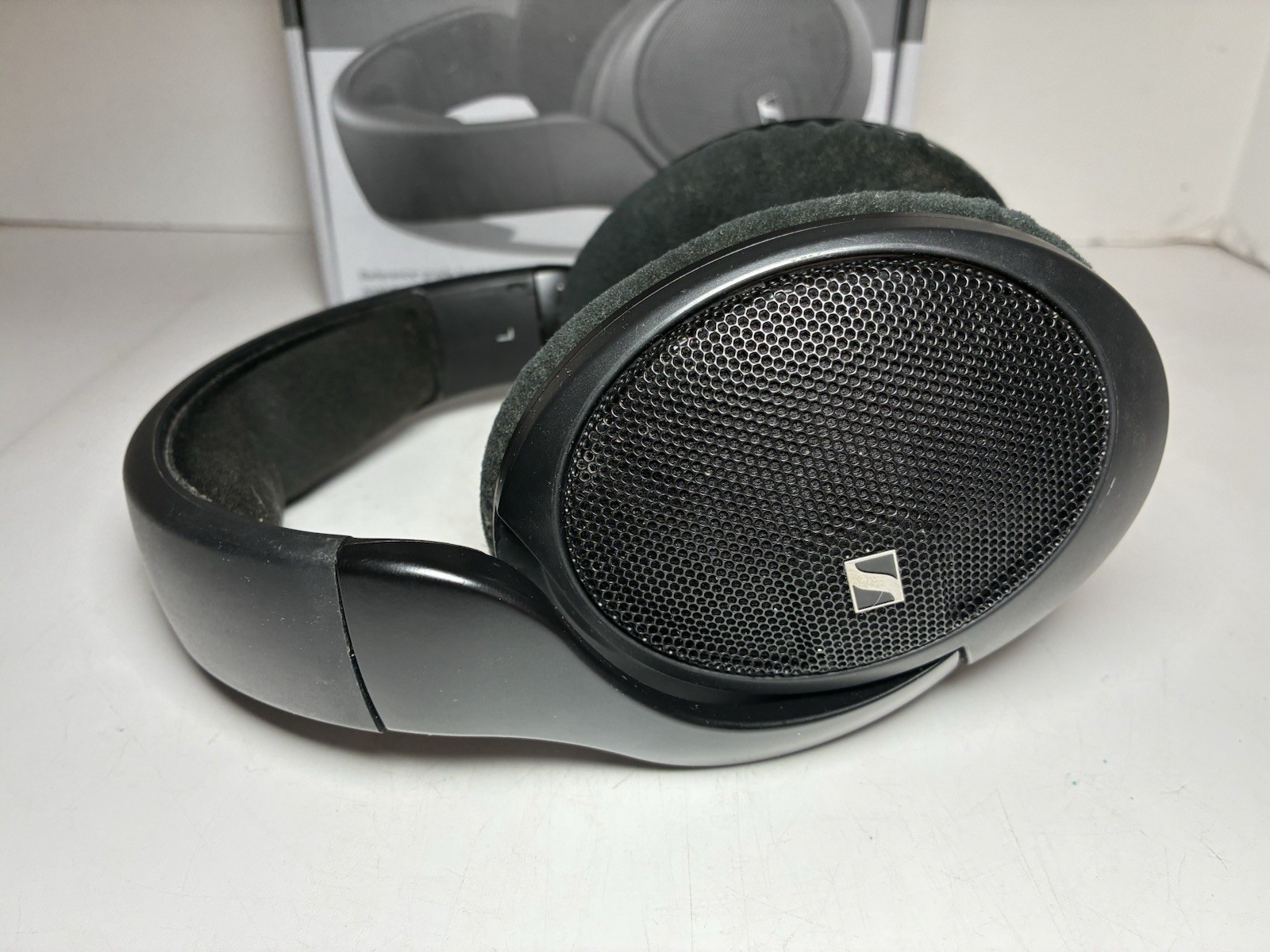 Sennheiser HD 560S Audiophile Headphones Over-The-Ear – Free shipping