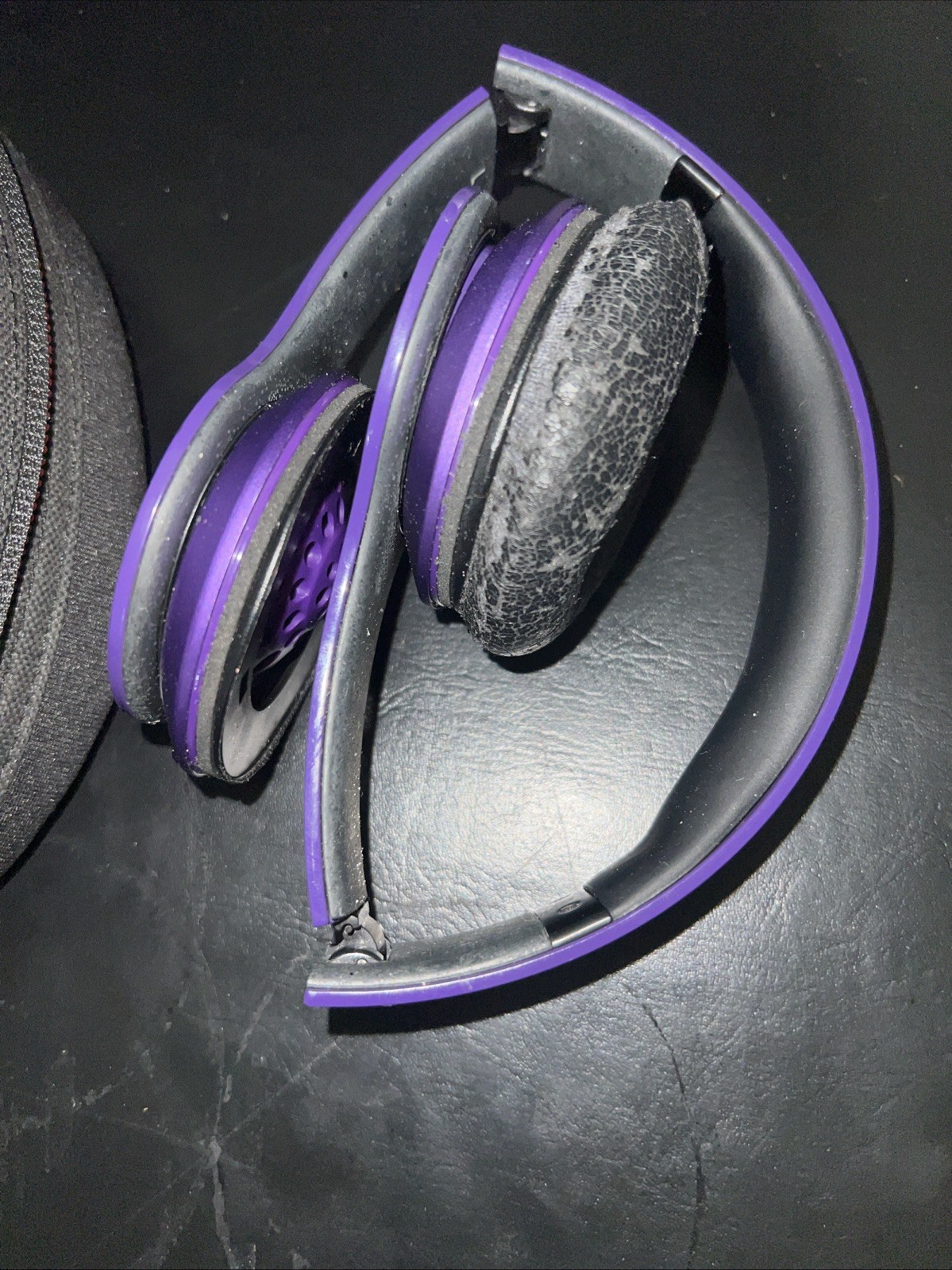 Beats Solo HD Purple 3.5mm Jack Live Monitoring On-Ear Headphones With Case See