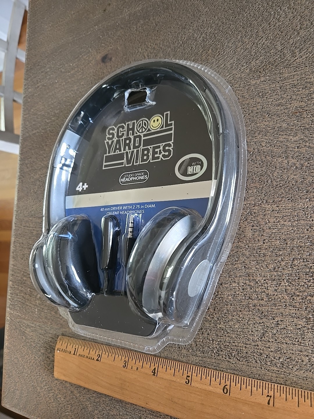 School Yard Vibes HeadPhones Black NEW See All Pics And Description