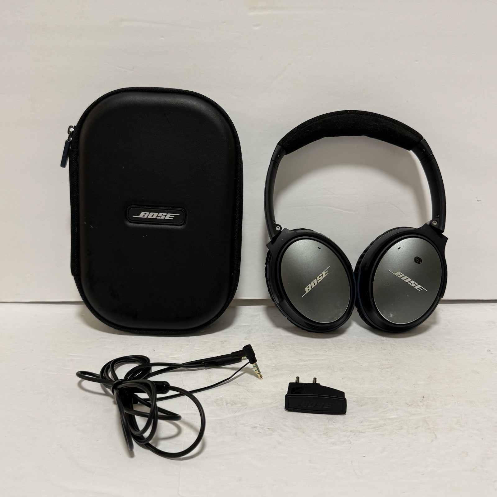 Bose QuietComfort 25 (QC25) Noise Cancelling Headphones with Case and Cables