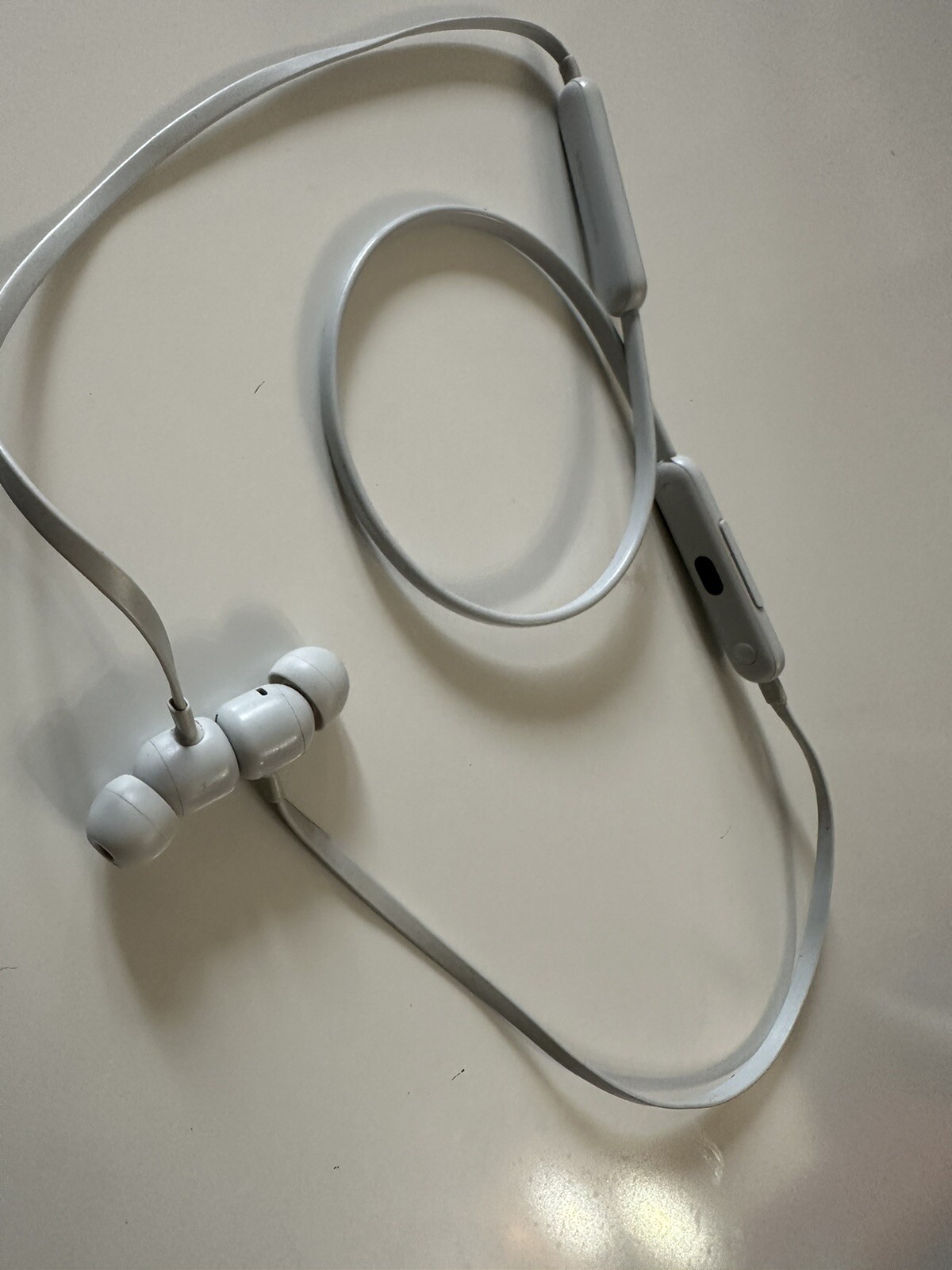 Beats by Dr. Dre Flex Wireless In-Ear Headphones – Smoke Gray