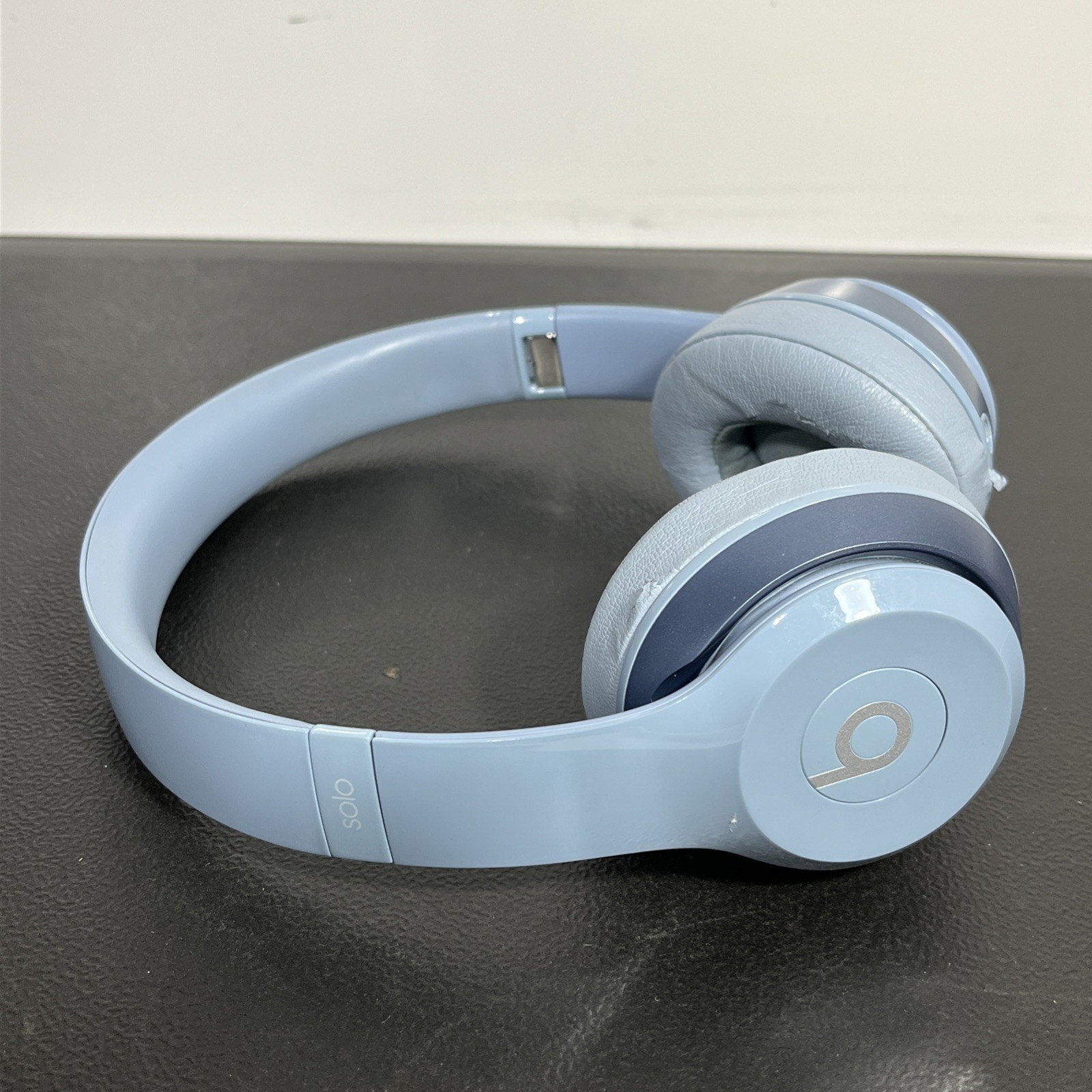 Beats by Dr Dre Solo 2 Wired Headphones – Great Blue B0518 Needs Pads