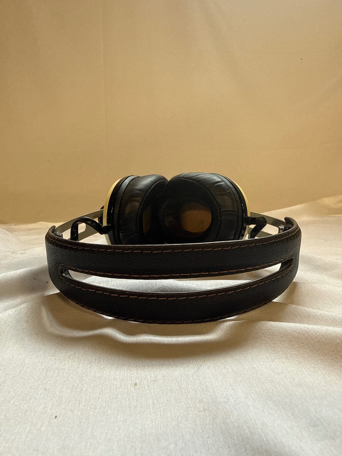 Sennheiser Momentum 2.0 Wireless Gold and black