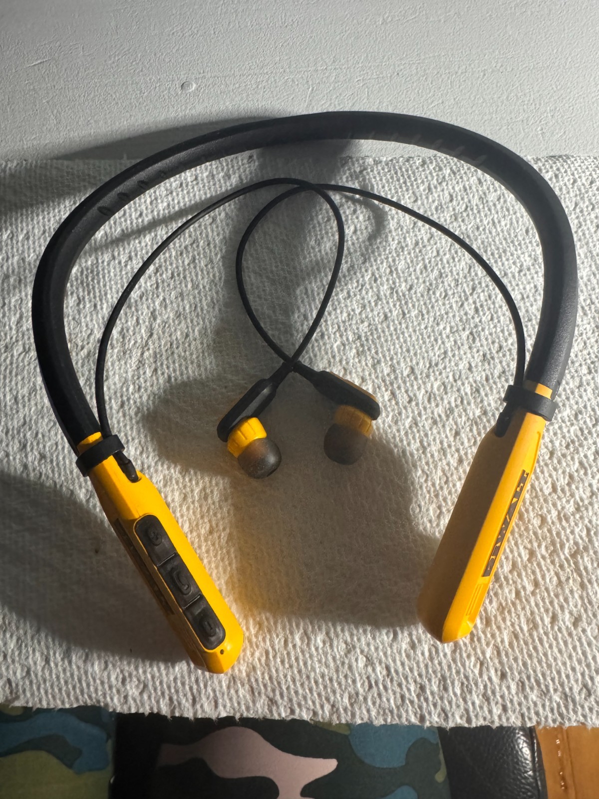 DeWalt Jobsite Pro Max Neckband headphones bluetooth heavy duty wireless