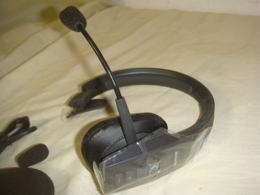 BLUE PARROT B450-XT WIRELESS BLUETOOTH TRUCKER CELL PHONE HEADSET -NOB