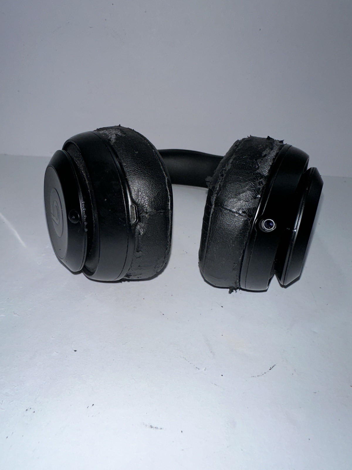Beats by Dr. Dre Studio3 Over the Ear Wireless Headphones – Black