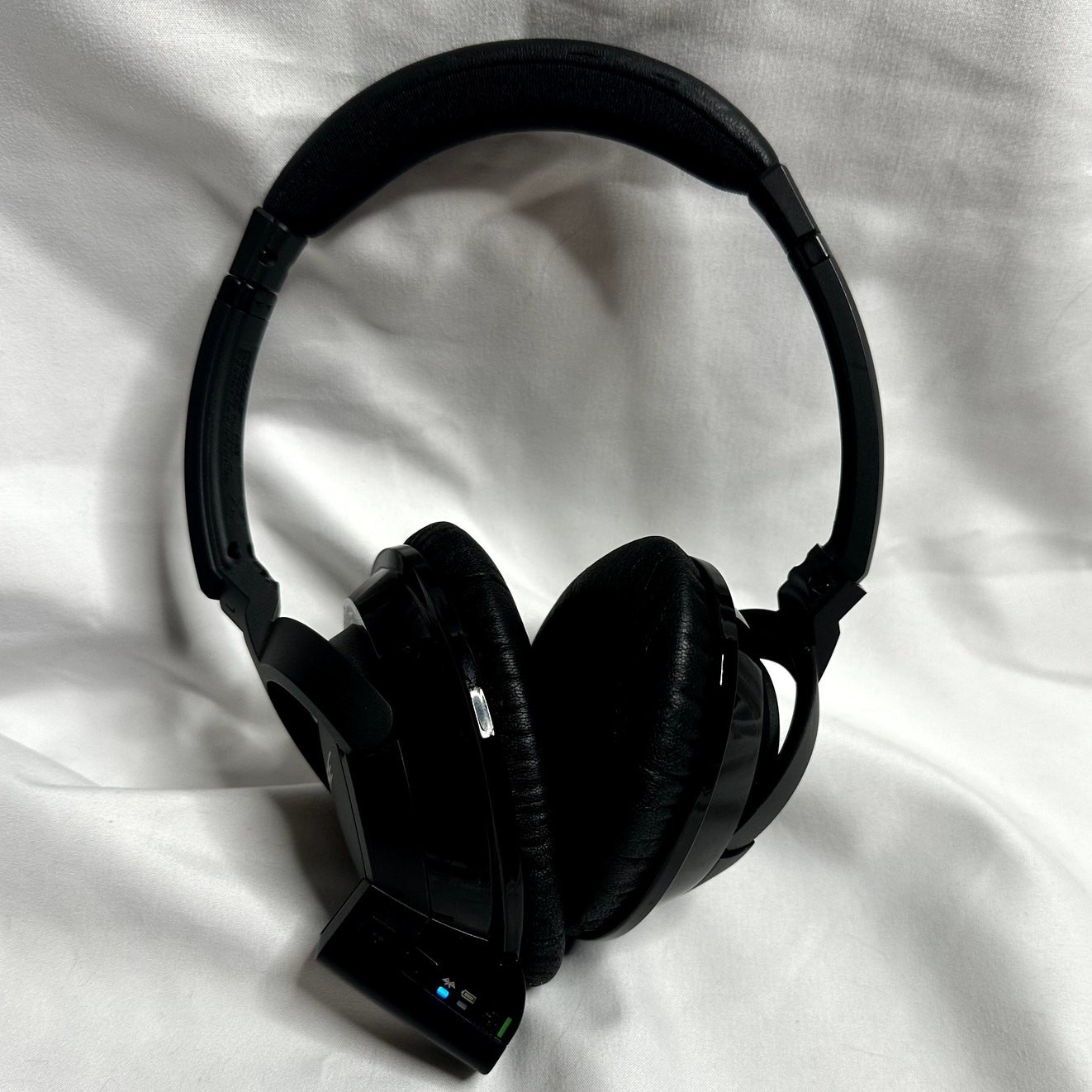 Bose SoundLink AE2w Around-Ear Wireless Bluetooth Headphones Headband Black Case