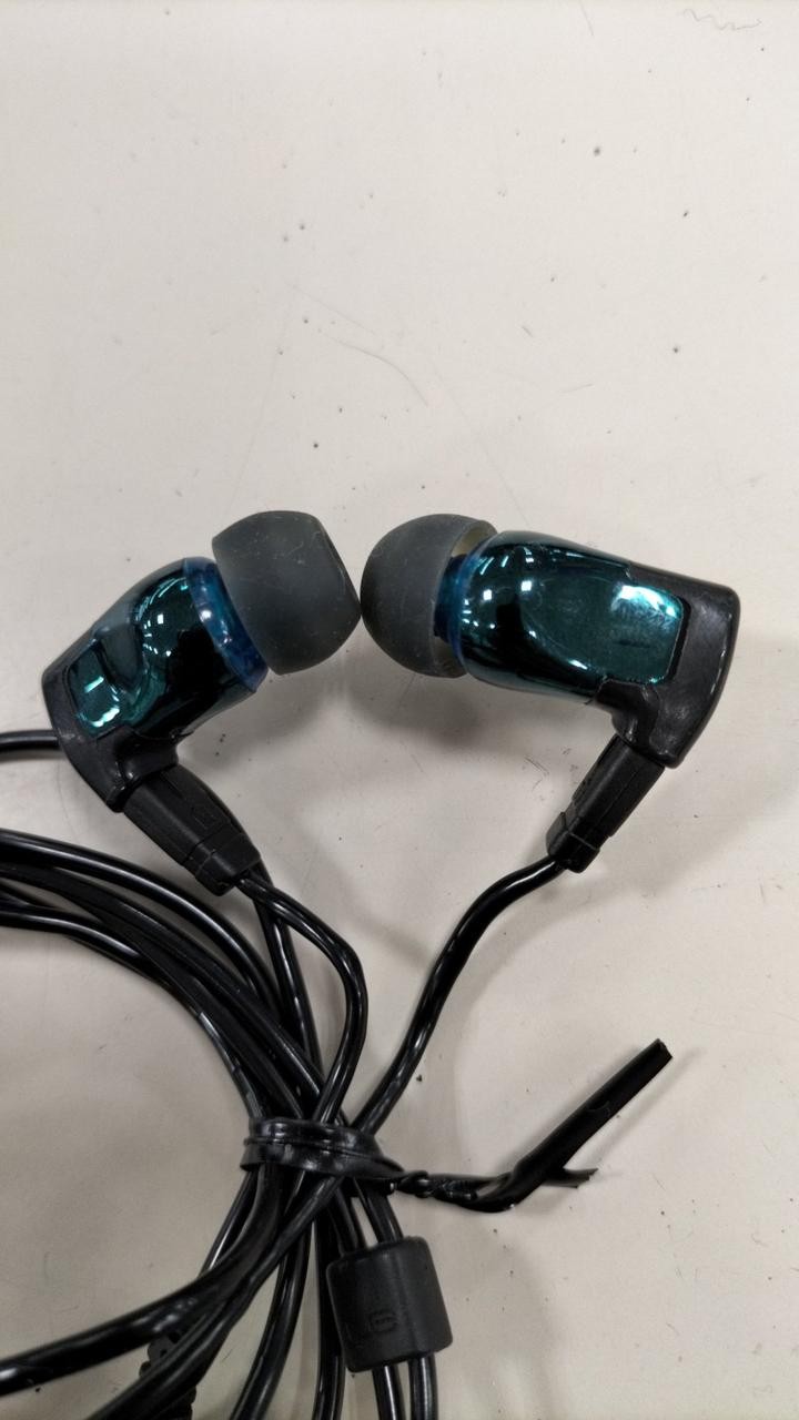 Ultimate Ears TripleFi 10 In-Ear Earphones Black 20Hz–20kHz 32Ω 117dB