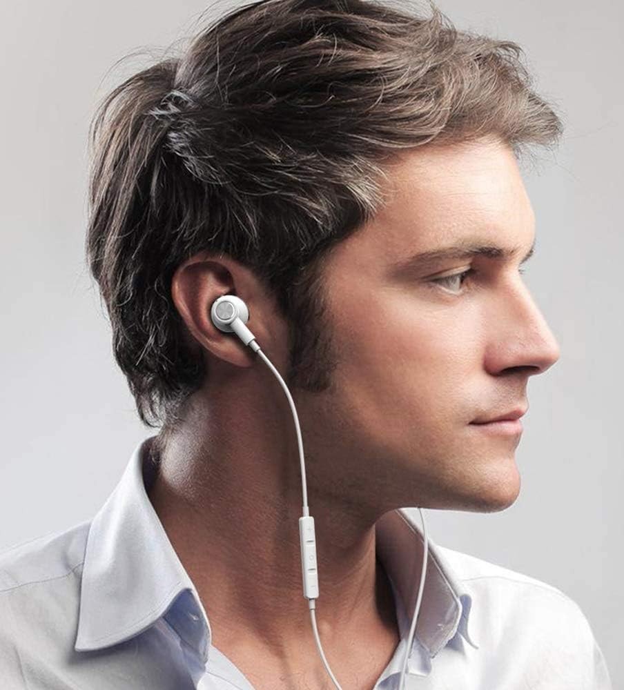 Durable Hi-Res Earbuds with Integrated Microphone for Seamless Audio Experience