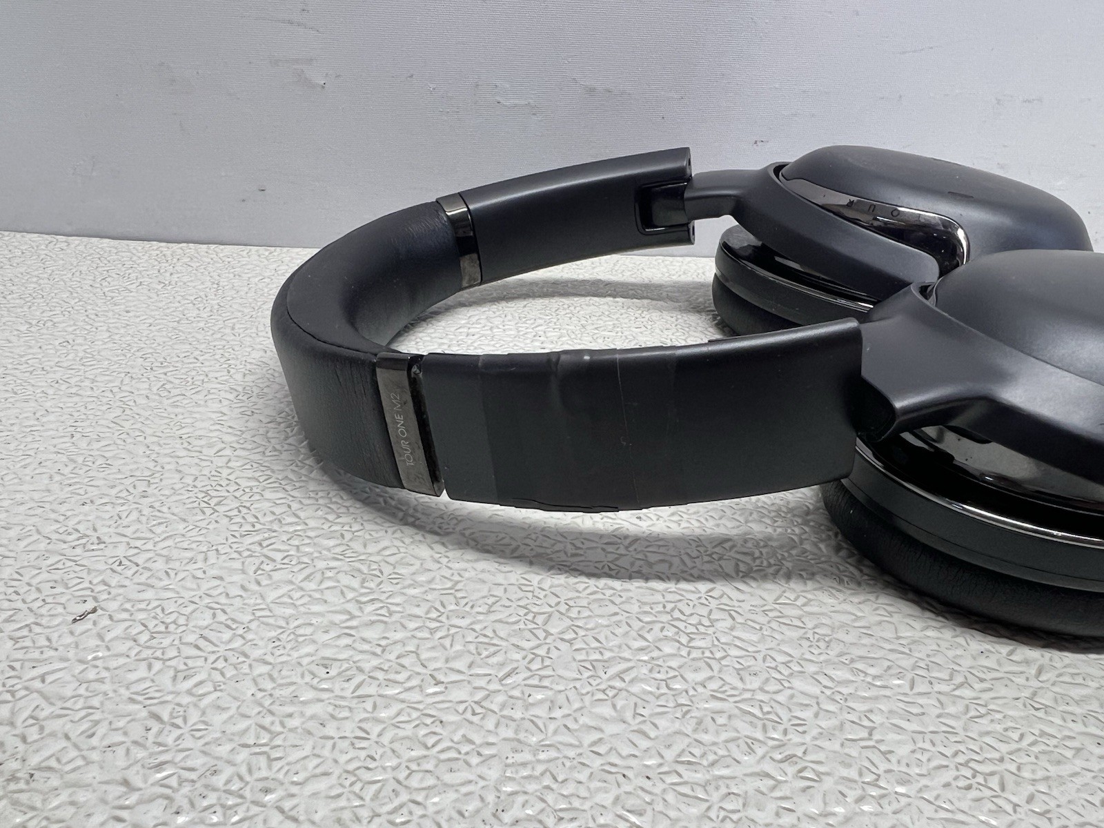 JBL – Tour One M2 True Adaptive Noise Cancelling Headphones – Black –