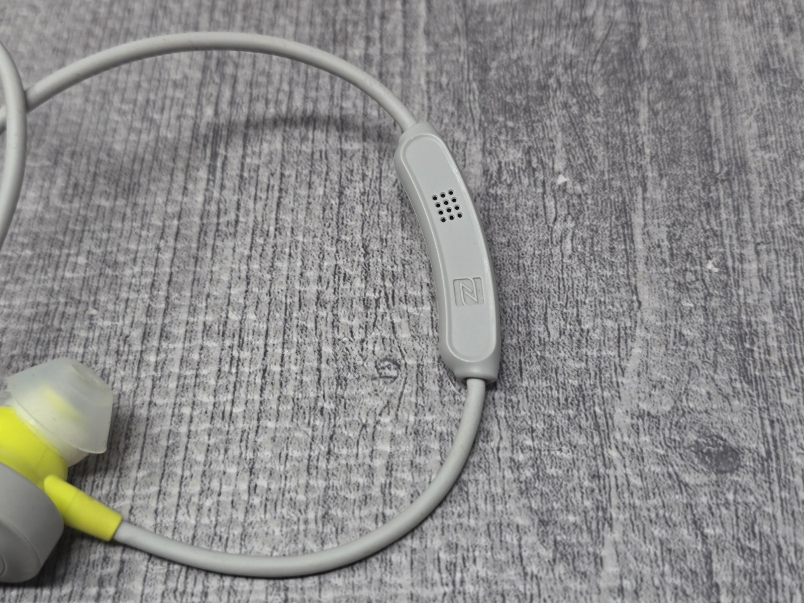Bose SoundSport Wireless in Ear Neckband Headphones Green/gray