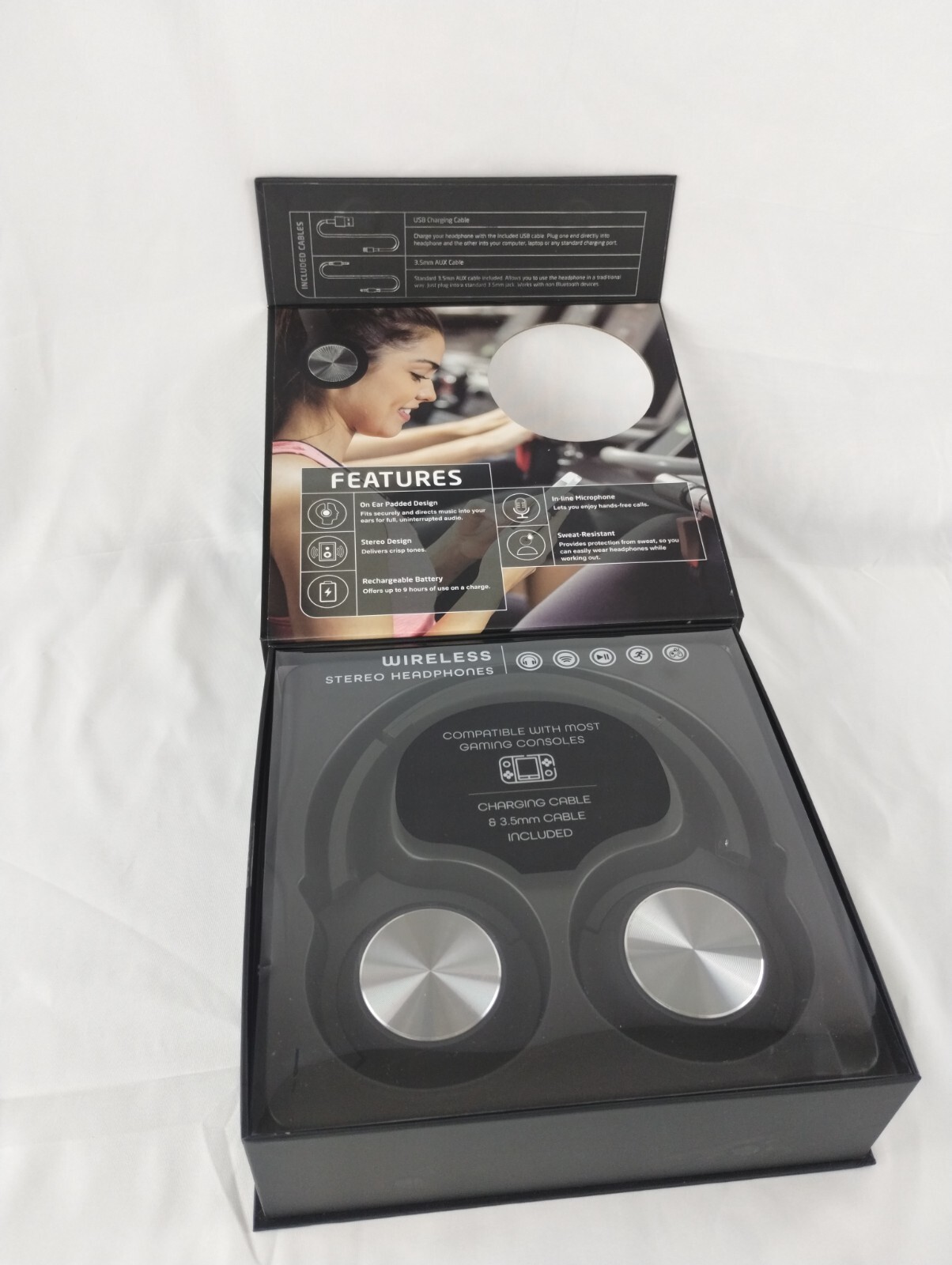 Wireless Stereo Over-Ear Headphones Compatible With Most Gaming Controls.