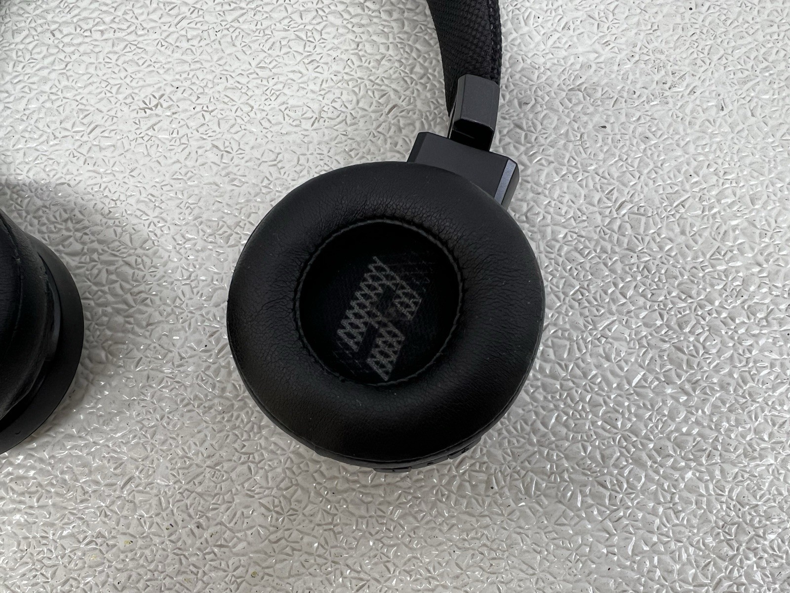 JBL – Live460NC Wireless Noise Cancelling Headphones – Black –