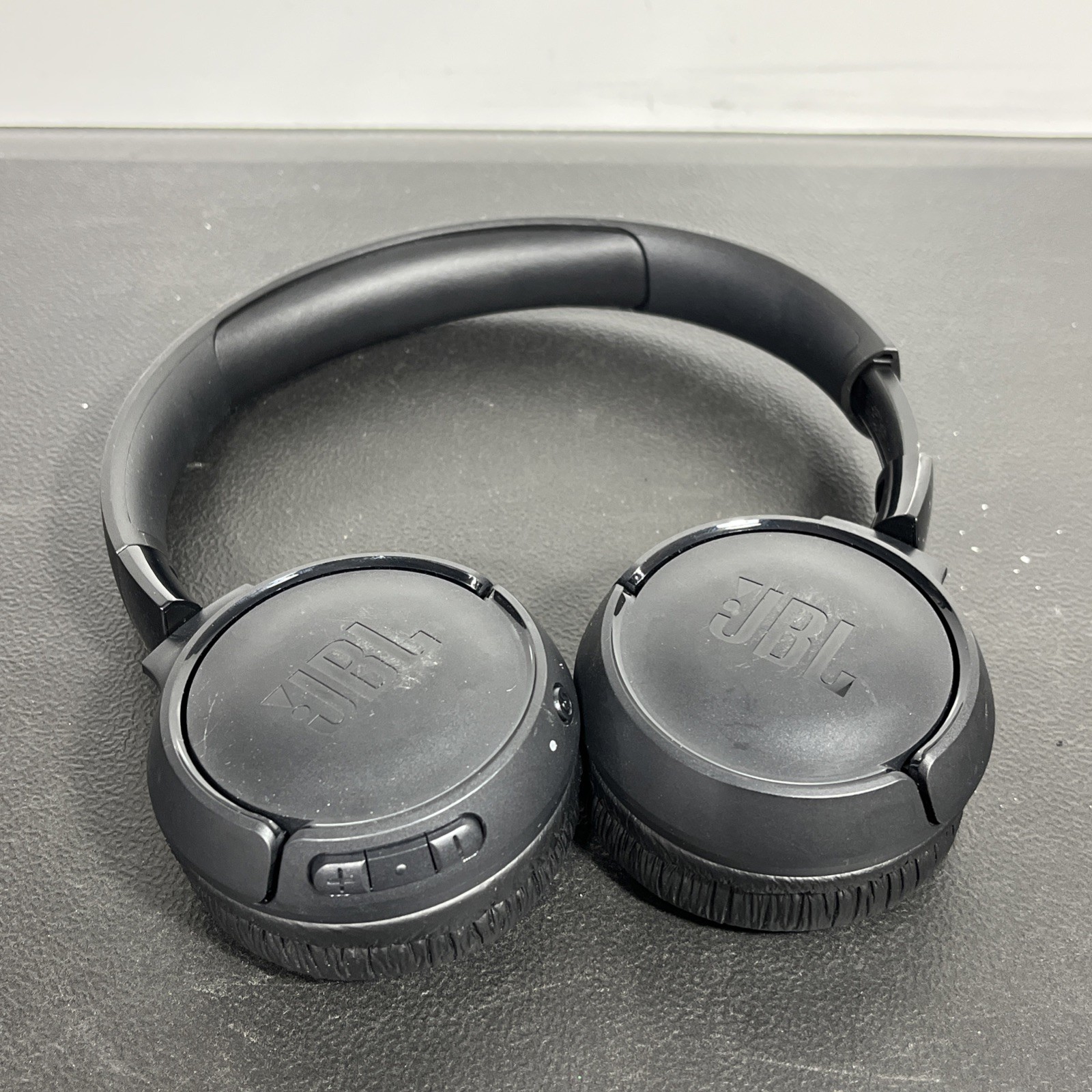 JBL Tune 520BT Wireless On-Ear Bluetooth Headphones Black