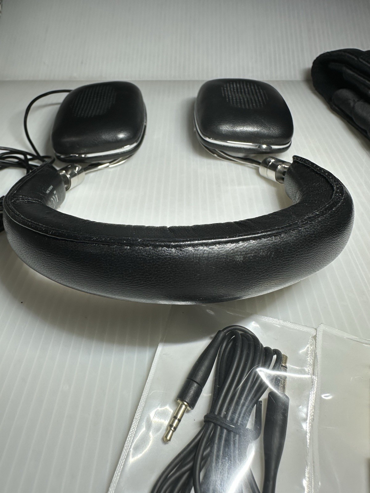 Bowers & Wilkins P5 Mobile Hi-Fi On-Ear Headphones – w/ Case & Cables