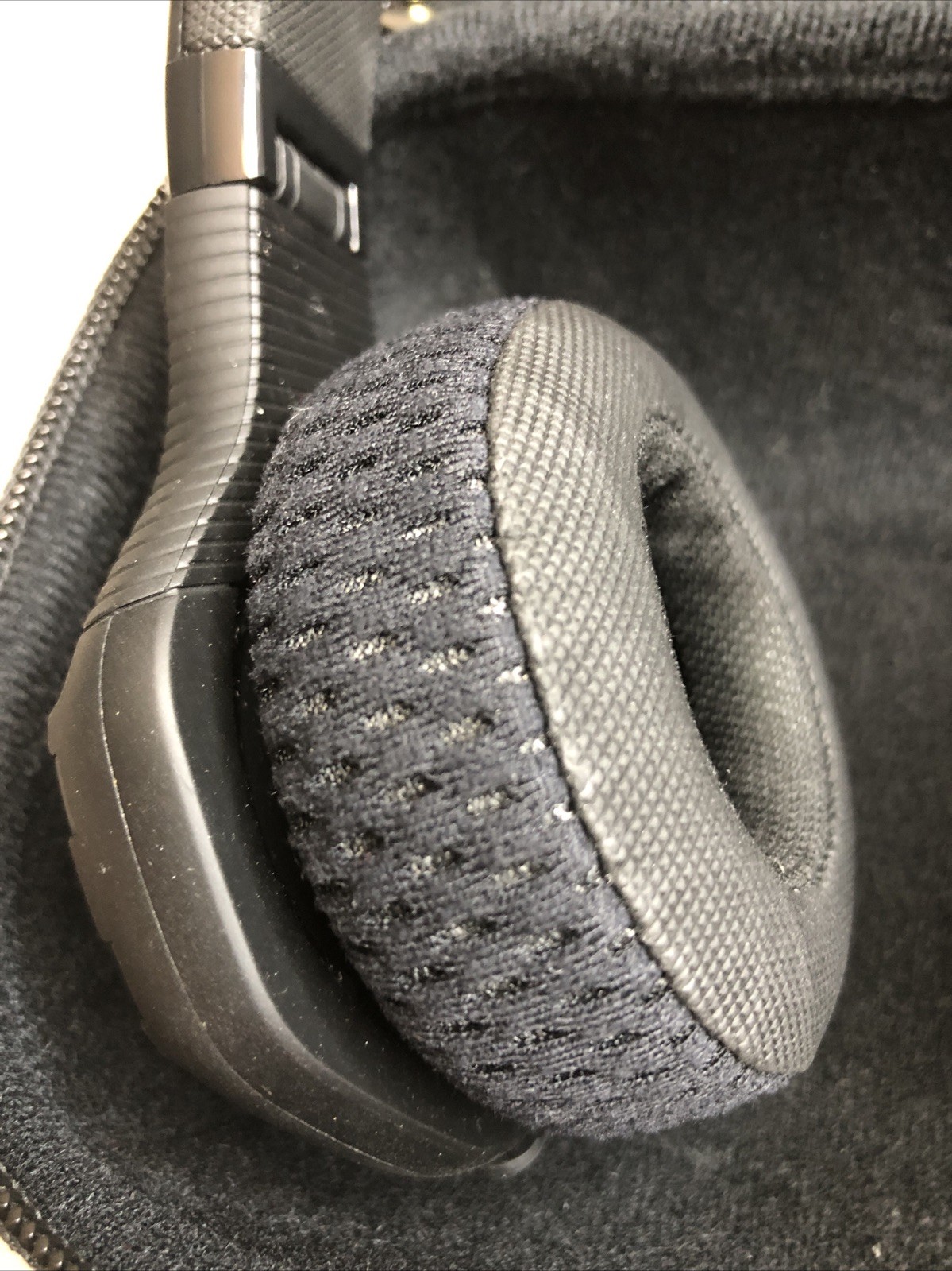 JBL Under Armour Project Rock Sport Wireless train Over the Ear Headphones Black