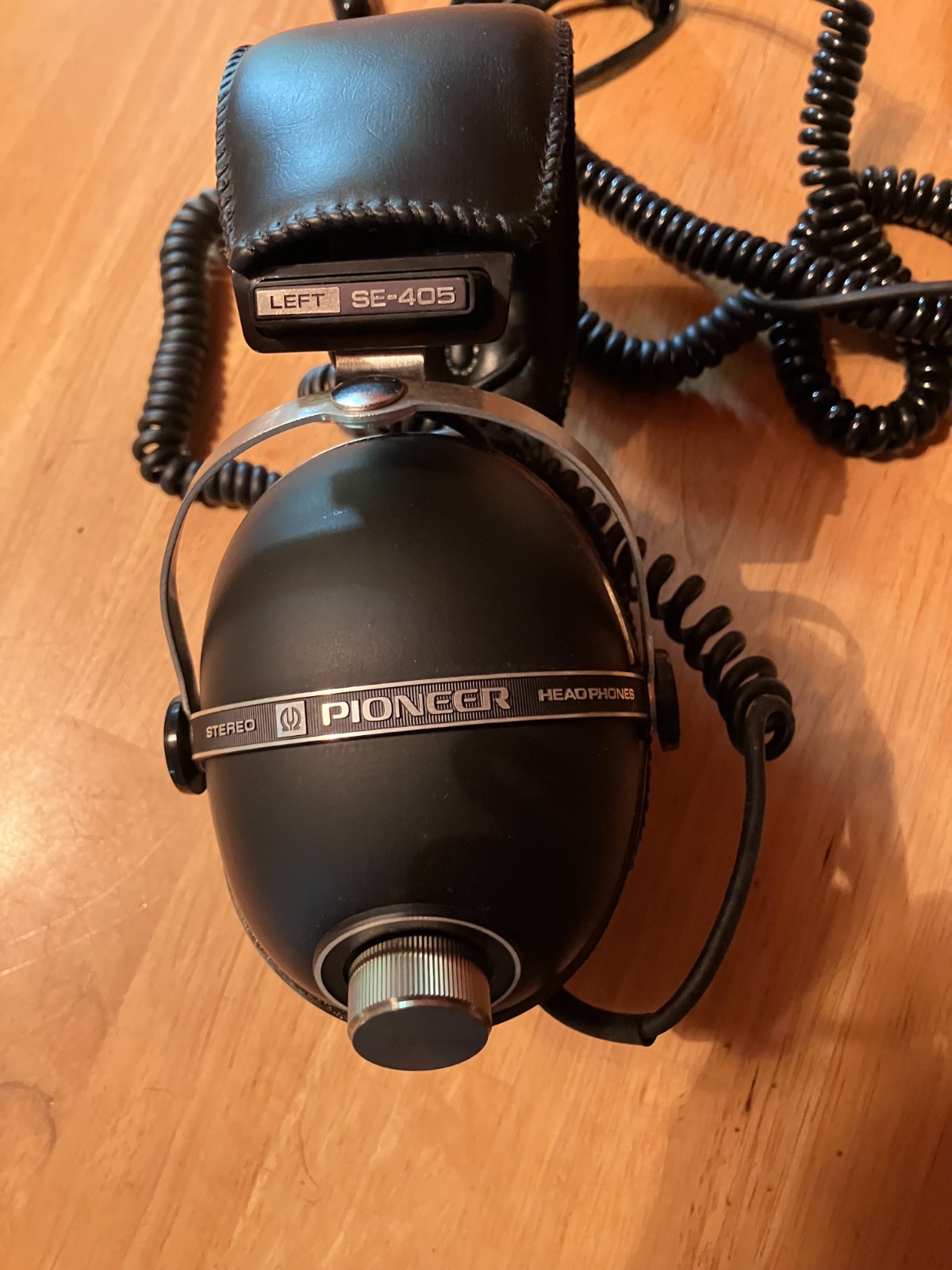 Pioneer SE-405 Stereo Headphones Dual Volume Controls – Used Stored in Box
