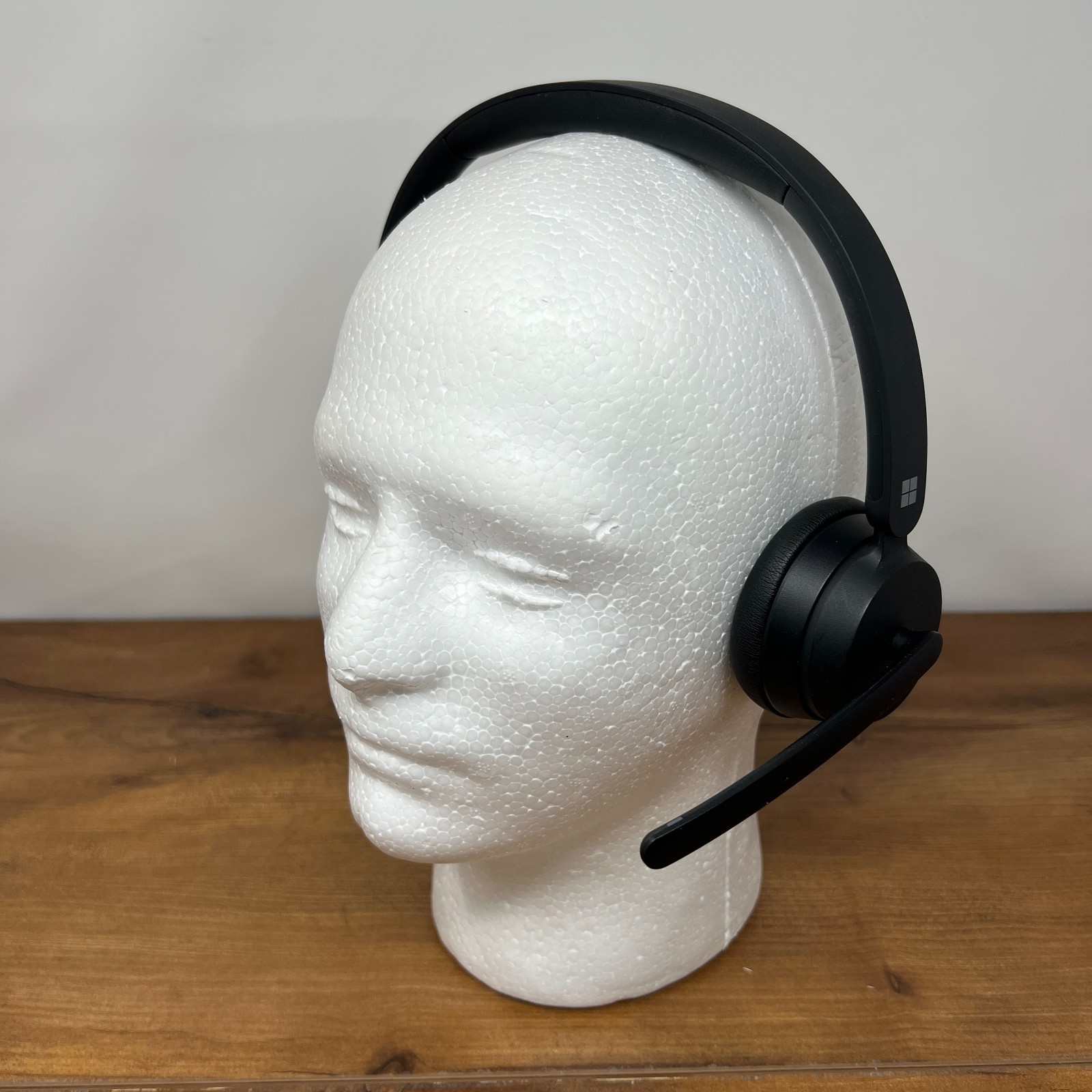 Microsoft 8JR-00001 Black Modern Wireless Headset Bluetooth Used – No Dongle